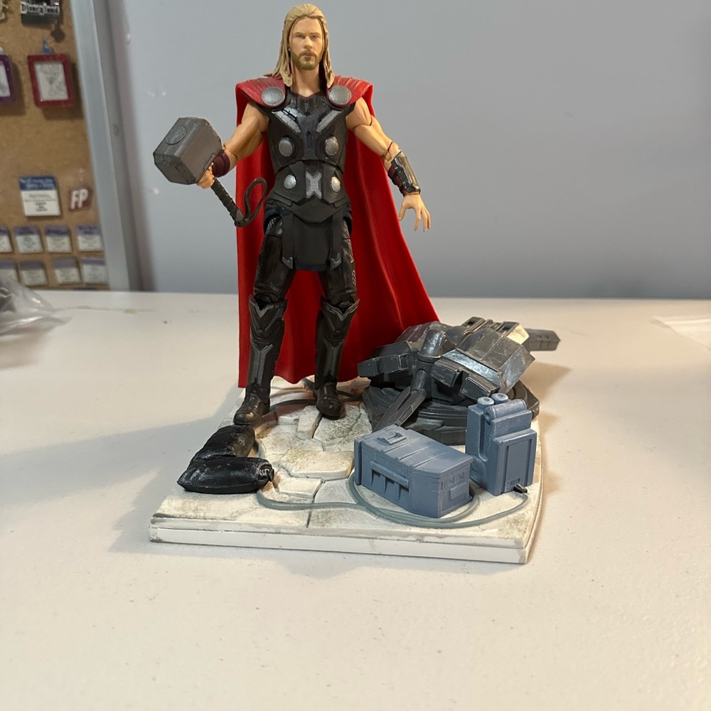 Marvel DST Daiorama Set. Thor, Loose